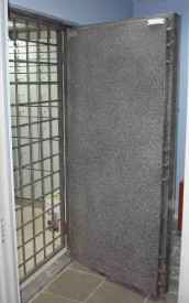 Вход в комнату-сейф