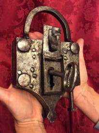 Замок первый