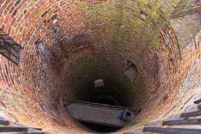 Вход в подвалы замка