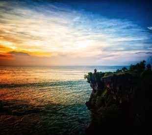 Заря над морем