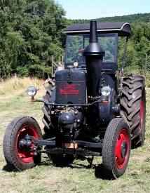 Трактор на всем. )