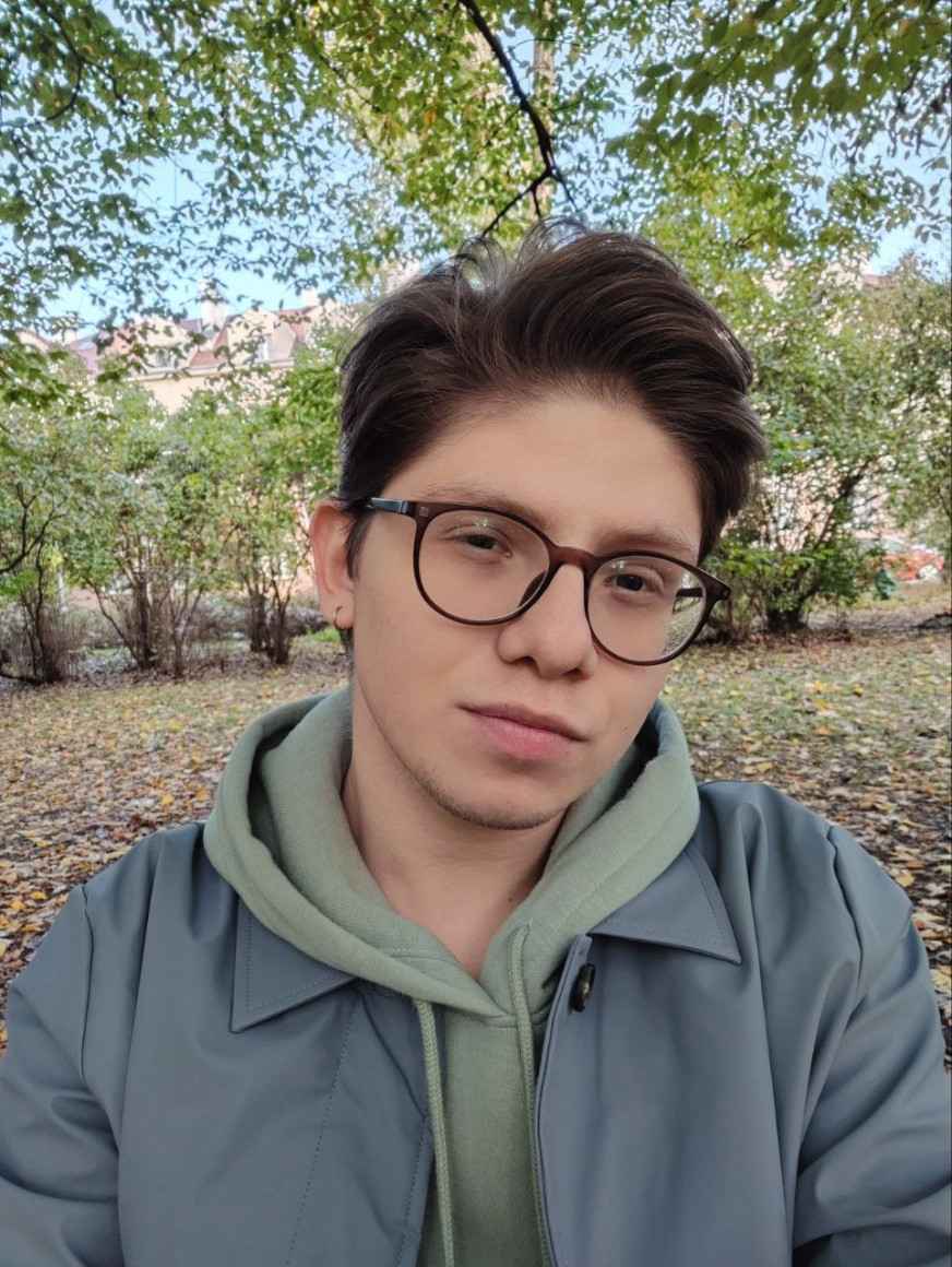 Влад Авдеев