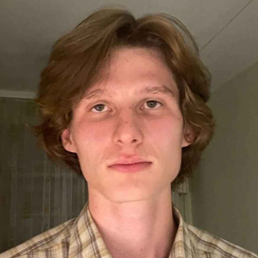 Артем Самсонов